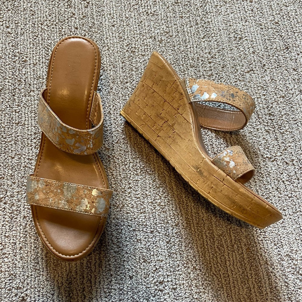 Wedge heels tan with silver specks